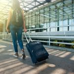 5 powodów, dla których warto mieć walizkę na kółkach