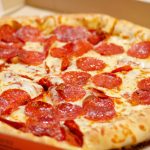 Pizza na dowóz Białystok – jak wybrać dobrze, gdy liczy się smak, świeżość i wygoda?